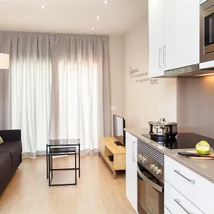 Feelathome Plaza Apartman